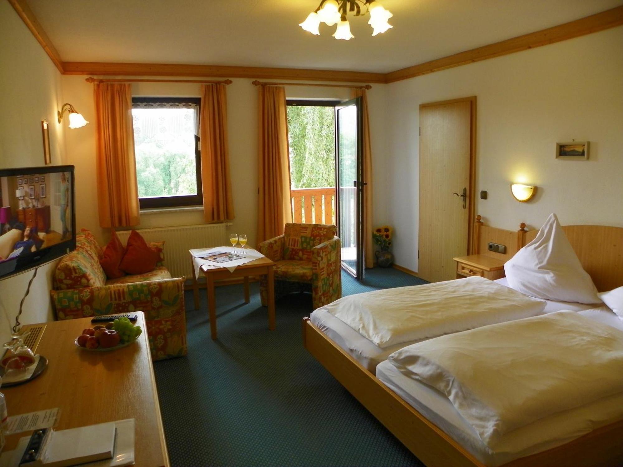Landhotel Steigerwaldhaus Burghaslach Eksteriør billede